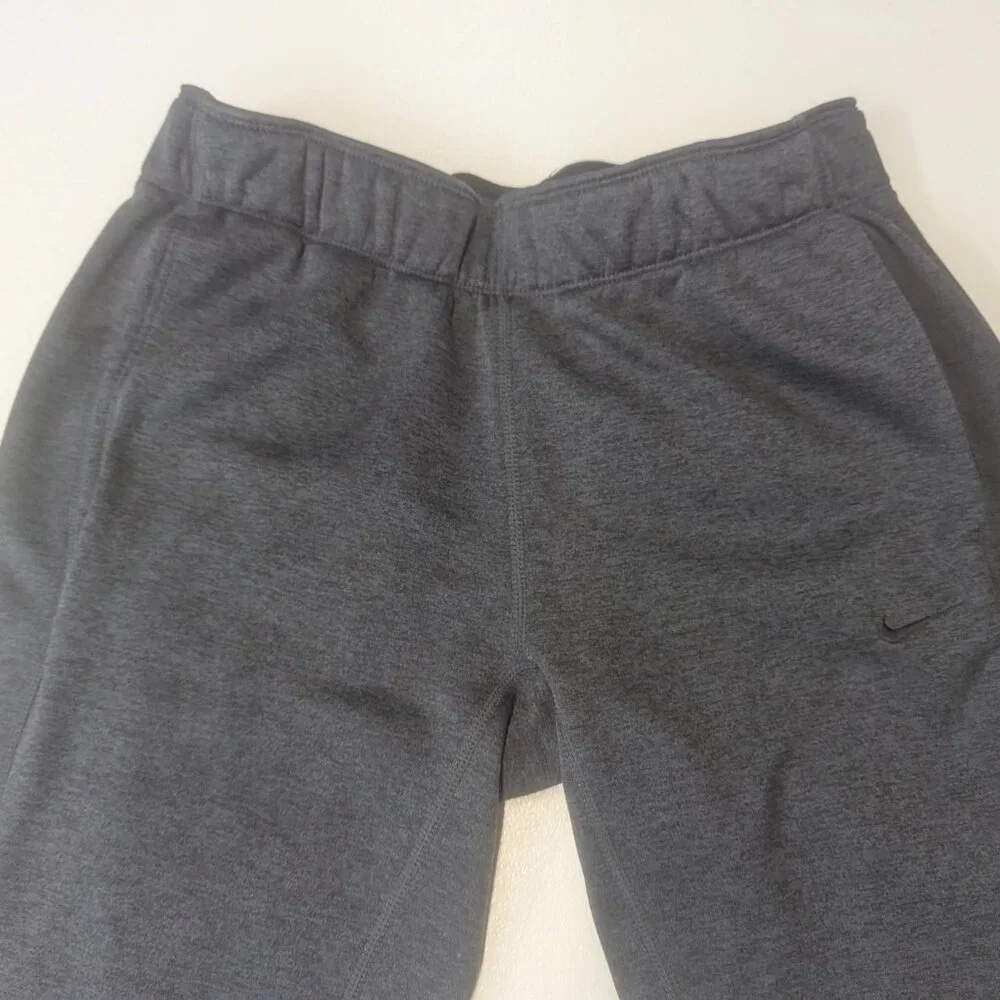 Nike Size Small Therma-Fit Gray Joggers